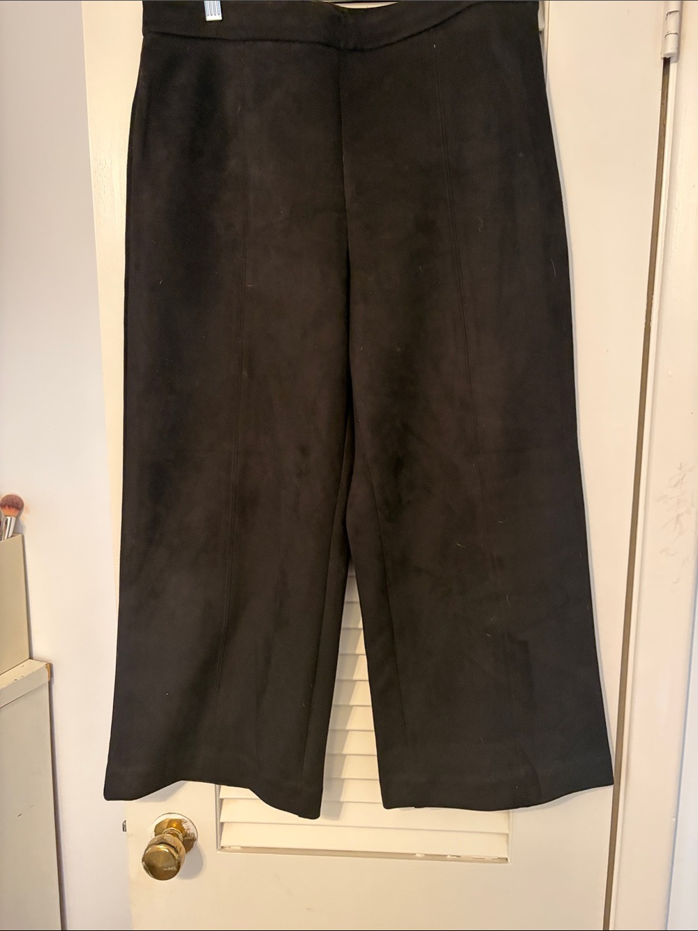 Ann Taylor Black Cropped Wide-Leg Pants - Smooth Tailored Style